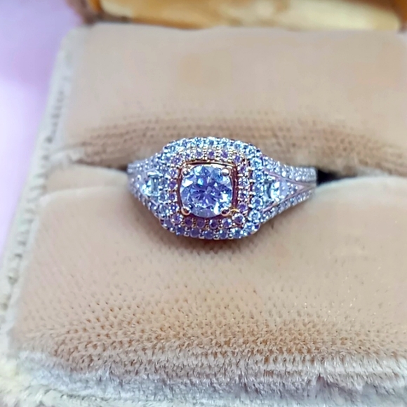 Engagement Ring - Picture 1 of 4